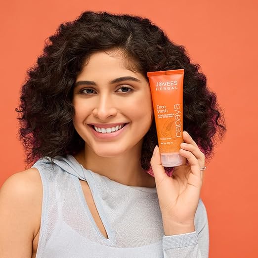 JOVEES HERBAL PAPAYA FACE WASH FOR GLOWING AND CLEAR SKIN WITH PAPAYA & BILBERRY FRUIT EXT-120ML